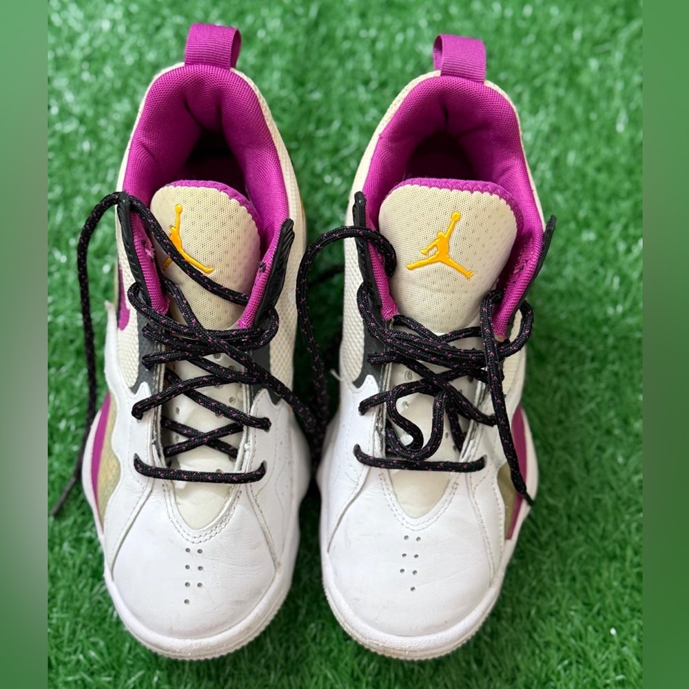 Jordan Kids Sneakers in White‎ and Purple Size 6.5